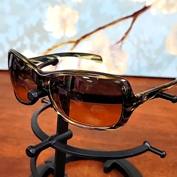 Von Zipper | Accessories | Von Zipper Glue Brown Plastic  display picture 1